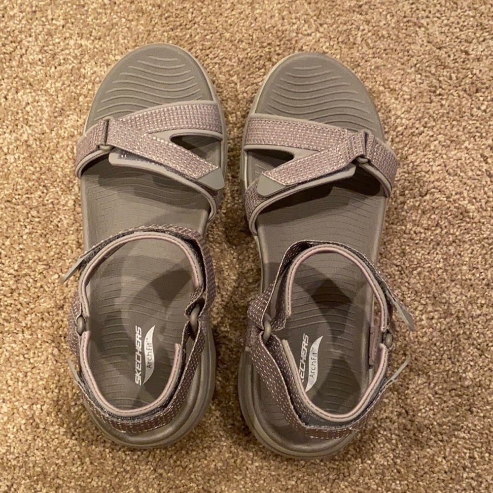 brand new skechers arch fit sandals